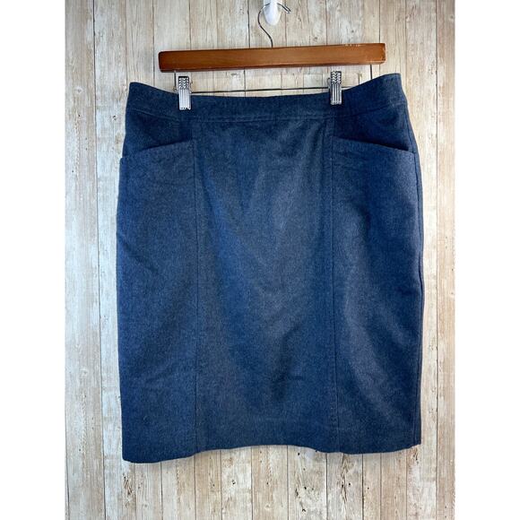 Talbots Italian Wool blend Skirt Women's‎ size 12P Navy Blue Career Officewear - Picture 1 of 4